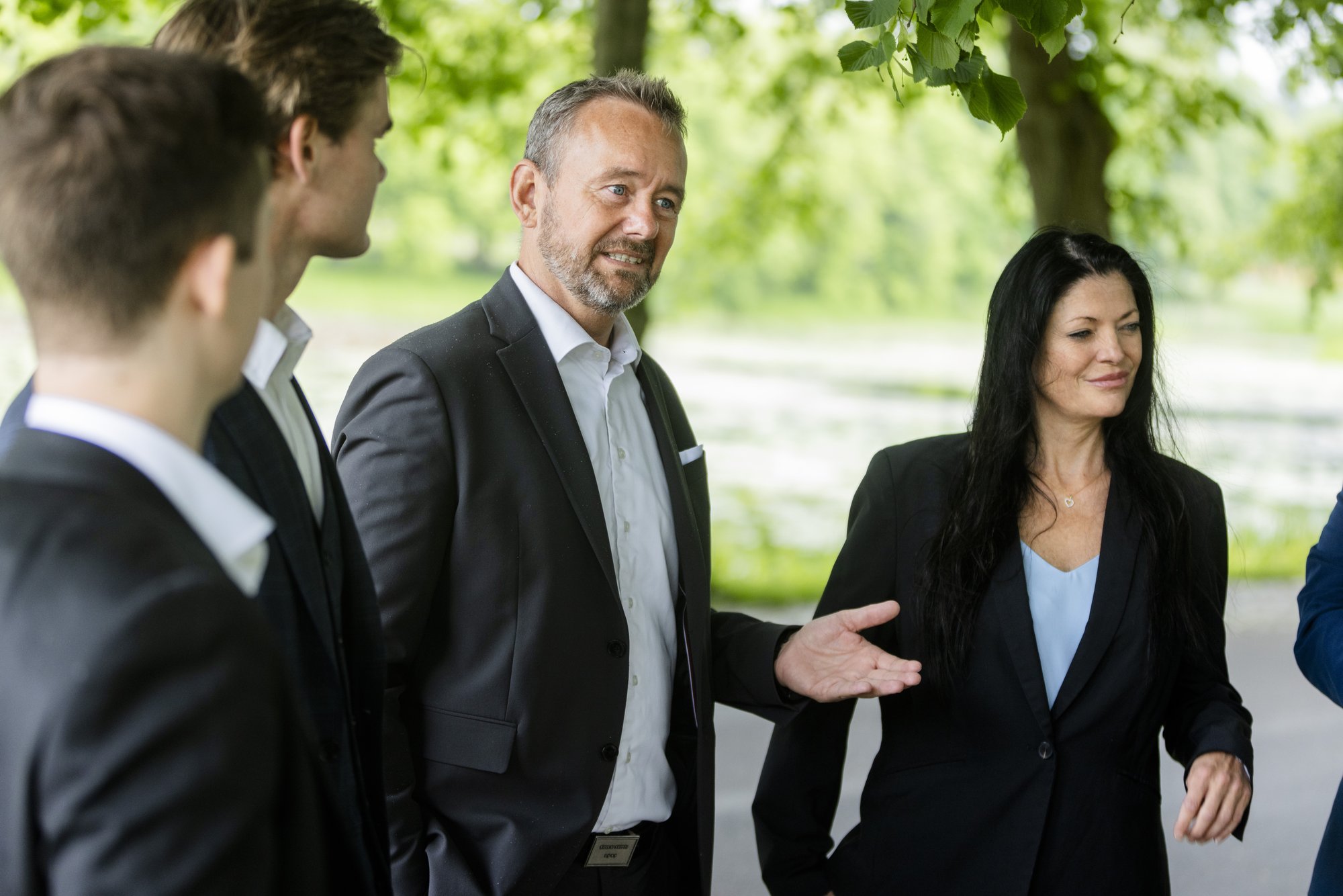 Kenneth Birkholm sammen med Dealmaster M&A-teamet – foredragsholder og rådgiver i danske SMV-transaktioner